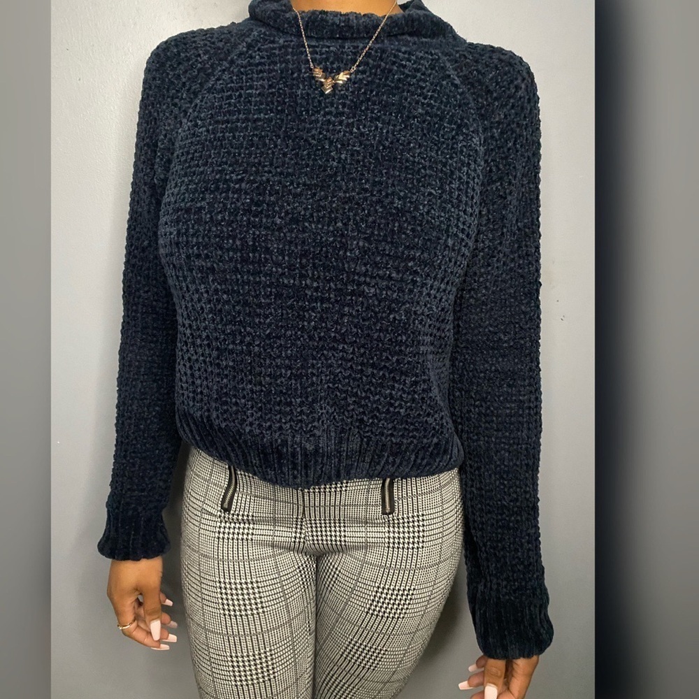 Navy Blue Sweater🔷 - Picture 3 of 3